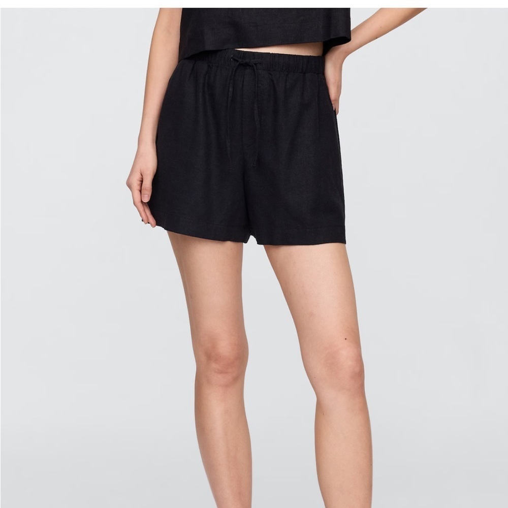 ✨2 for $35 ALL SHORTS!✨ NWOT GAP 4" Mid Rise Pull-On Linen-Blend Shorts XS